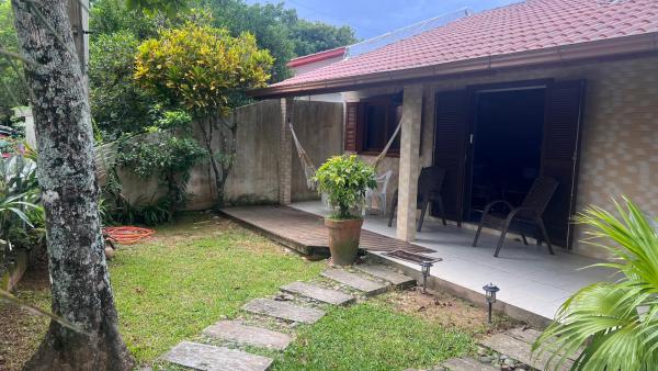Nella foto è visibile l'oggetto Casa na Praia da Ferrugem situato nella città di Garopaba.