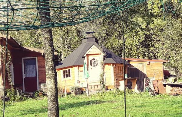 A la foto es mostra l'objecte Private Lakeside Retreat situat a la ciutat de Renac.