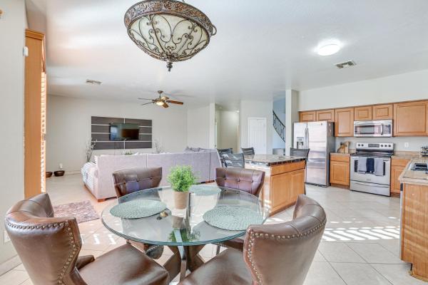 A la foto es mostra l'objecte Private Pool and Game Room Spacious Phoenix Retreat situat a la ciutat de Phoenix.