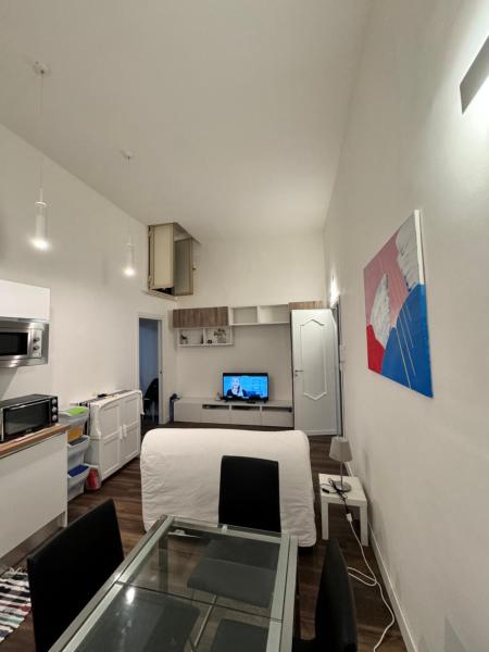 Auf dem Foto ist das Objekt Riviera Apartment Napoli in der Stadt Chiaia zu sehen.