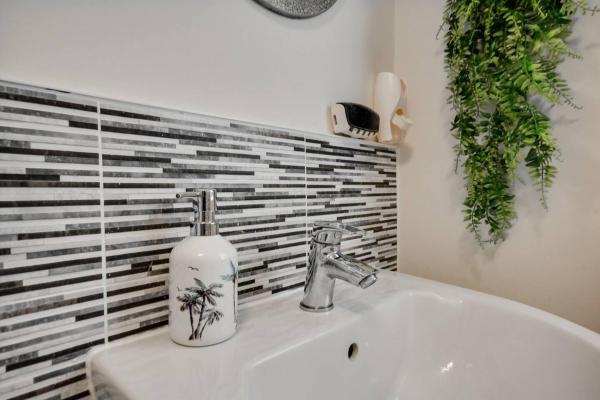 Fotografie 8: Runcorn - House - Sleeps 6 - Parking - Garden