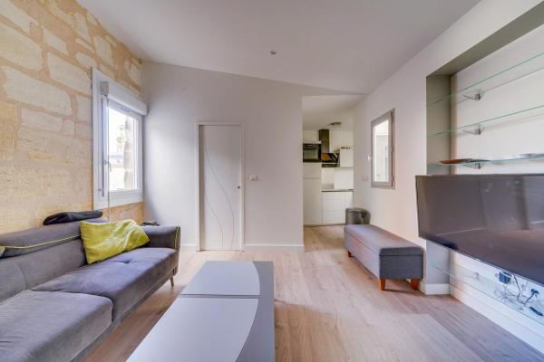 Charming Apartment In The Heart Of Bordeaux - Bordéus
