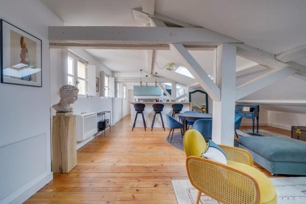 På billedet ses objektet Bel appartement Bordeaux centre Pey Berland beliggende i byen Bordeaux.