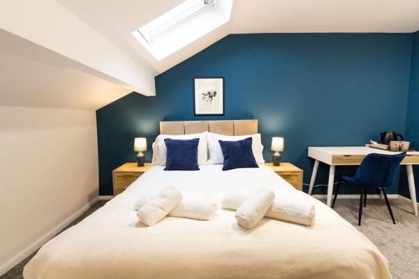 A la foto es mostra l'objecte Cosy Large Ensuite Room in the Heart of Oldham situat a la ciutat de Royton.