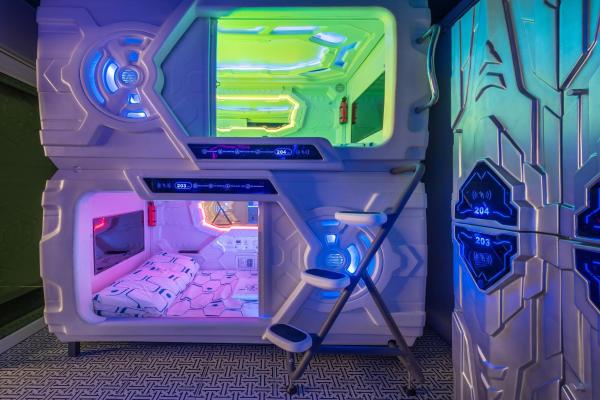 Space Station Hostel - Bangkok
