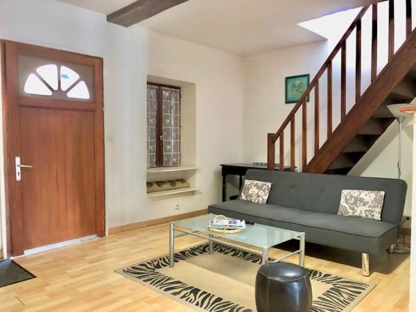 A la foto es mostra l'objecte Appartement T3 agréable à Bourbon l'Archambault situat a la ciutat de Franchesse.