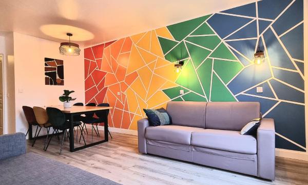A la foto es mostra l'objecte Rainbow Duplex N°1 Disney situat a la ciutat de Serris.