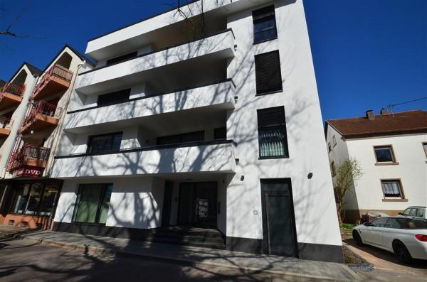Nella foto è visibile l'oggetto EG Ferienwohnung Merzig Stadt 60 qm PKW Stellplatz im Innenhof situato nella città di Merzig.