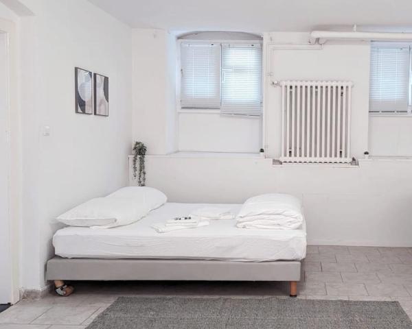 A la foto es mostra l'objecte Tiergarten: Central, spacious, beautiful designed 2-BR Apt near park situat a la ciutat de Berlín.