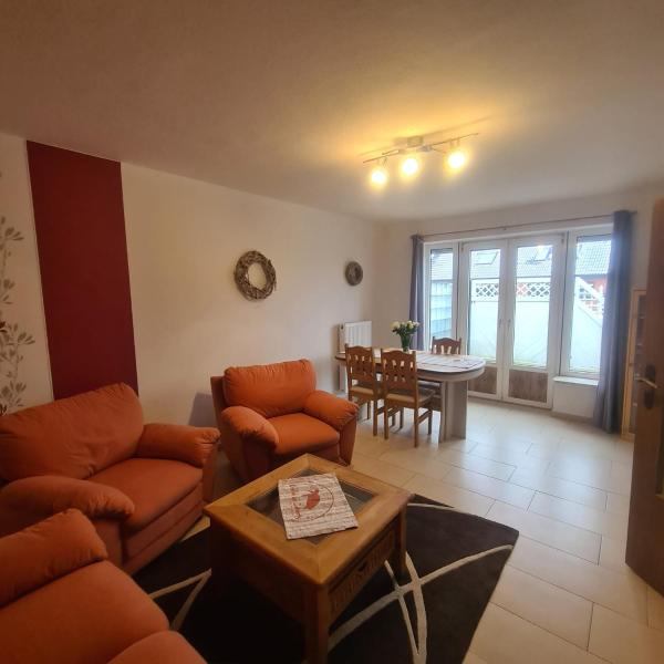 Na fotografii je vidět objekt Haus Dithmarschen nacházející se ve městě Hemmingstedt.
