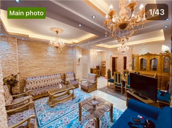 På billedet ses objektet LuXury Apartment Agouza-Mohandesin beliggende i byen Kairo.