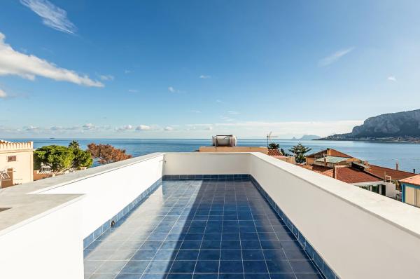 Alle Terrazze Blu - Mondello Sea View Apartment, Palermo