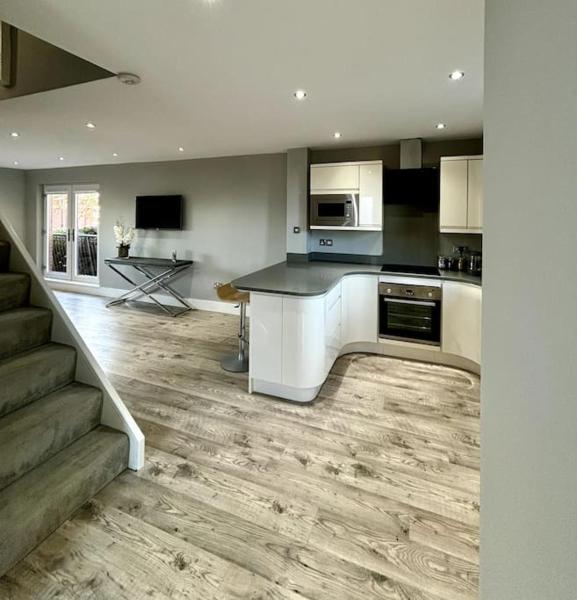 Entire Town House In Liverpool Marina - Birkenhead