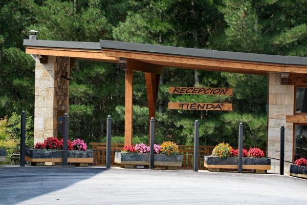 Na zdjęciu widoczny jest obiekt Camping Liébana położony w mieście Tollo.