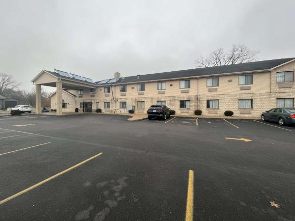 写真にはポートランド市にあるMotel 6 Portland, INが写っています。