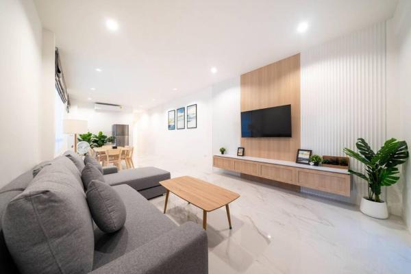 A la foto es mostra l'objecte 2BR townhome 300M walk to kata beach Fully equipped situat a la ciutat de Kata Beach.
