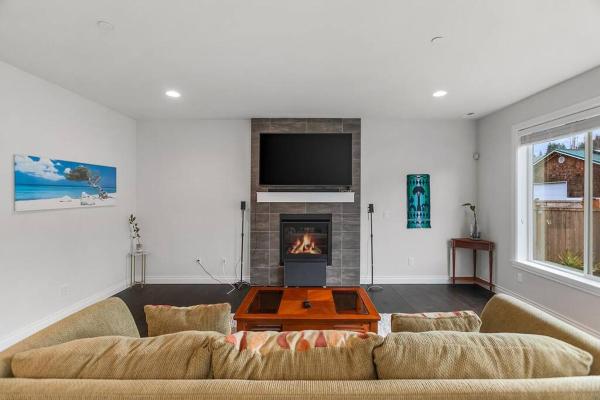A la foto es mostra l'objecte Serenity Shores in Kenmore situat a la ciutat de Kenmore.