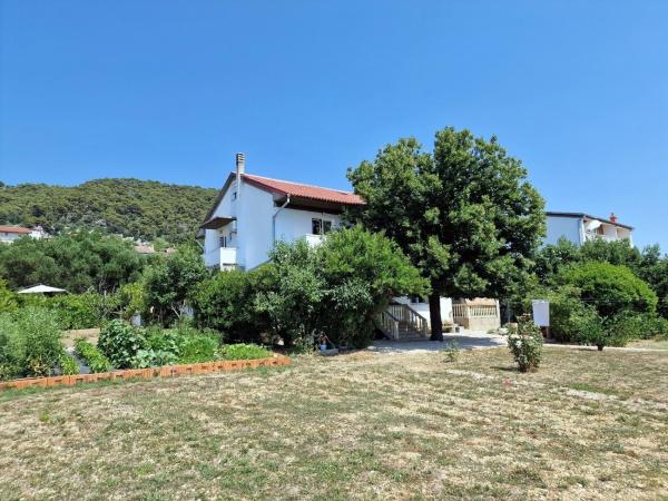 Apartments With Parking Space Barbat, Rab - 22167 - Lun