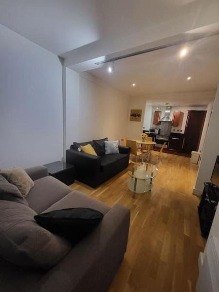 Fantastic 2 bedroom apartment, Manchester