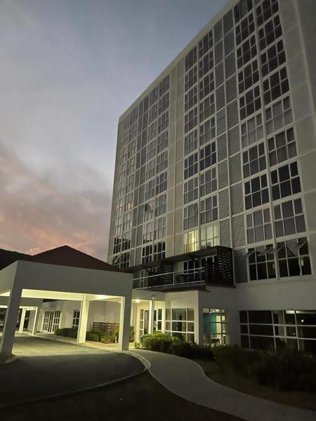 La photo montre l'objet Finest Accommodation Apt #408 Bayfront Villa Portmore St Catherine situé dans la ville de Ellis Caymanas.