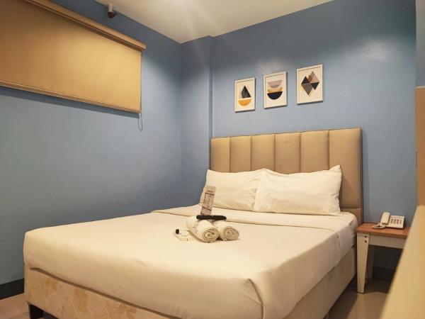 A la foto es mostra l'objecte Glory Hotel Cubao situat a la ciutat de Manila.