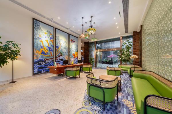 A la foto es mostra l'objecte Overseas Chinese Town Nanyang Inn situat a la ciutat de Shenzhen.