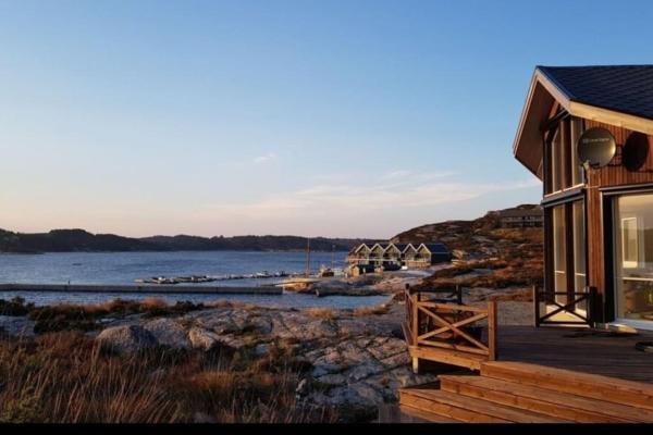 Na foto é possível ver o objeto Fjordcabin Panoramic view Near Bergen 3 sleepingroom localizado na cidade de Klokkarvik.