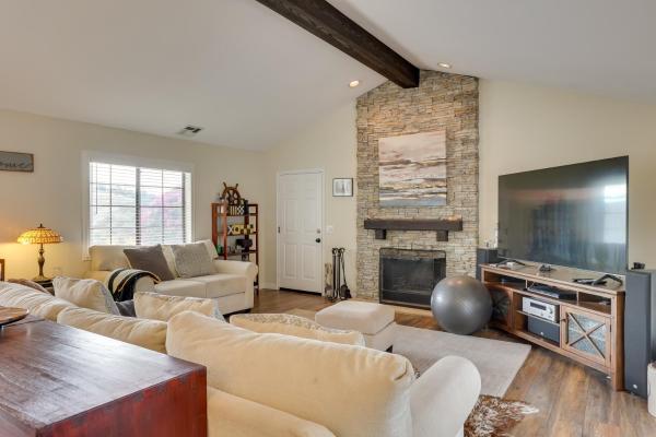 A la foto es mostra l'objecte Pet-Friendly Temecula Home in Wine Country! situat a la ciutat de Temecula.