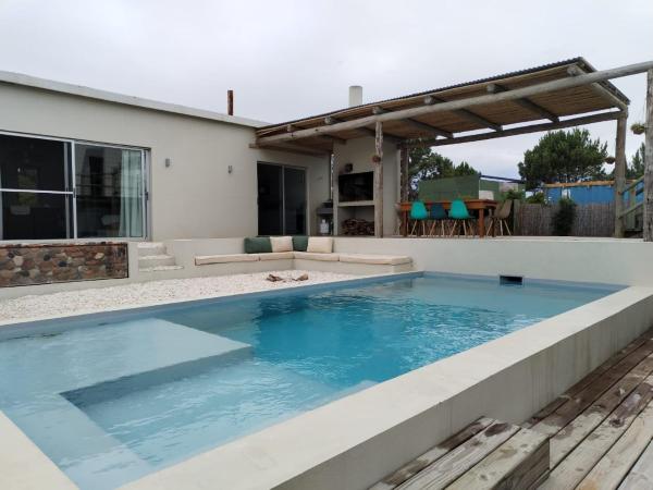 Na fotografii je vidět objekt Casa de playa en jose ignacio uruguay. nacházející se ve městě Estación José Ignacio.