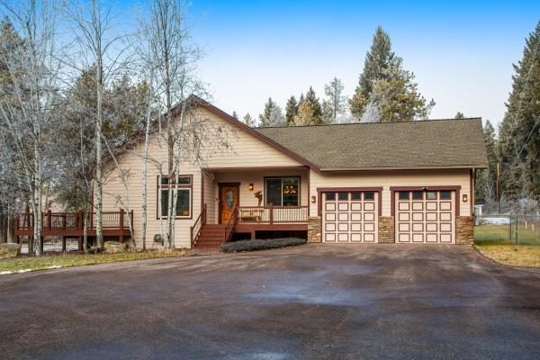 The photo shows the Paniolo Inn located in the city of Whitefish.