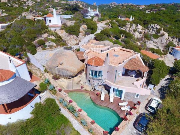 A la foto es mostra l'objecte Villa Nereide - Baia Santa Reparata situat a la ciutat de Santa Reparata.