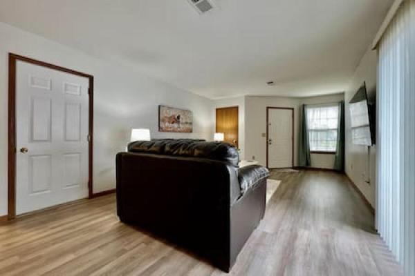 Charming Remodeled 2 Bed Gem Middletown - Middletown, OH