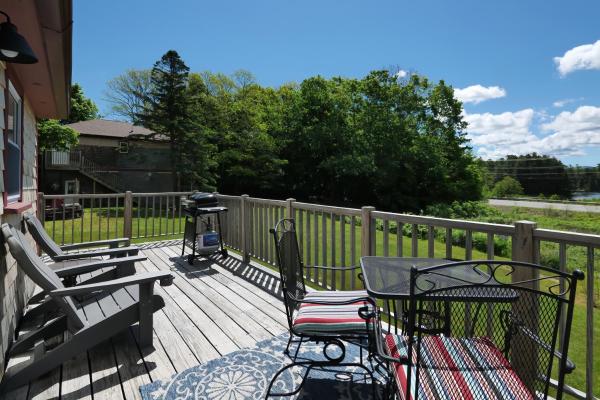 A la foto es mostra l'objecte Cozy Pond Side Cottage in Bar Harbor! [The Nook] situat a la ciutat de Bar Harbor.
