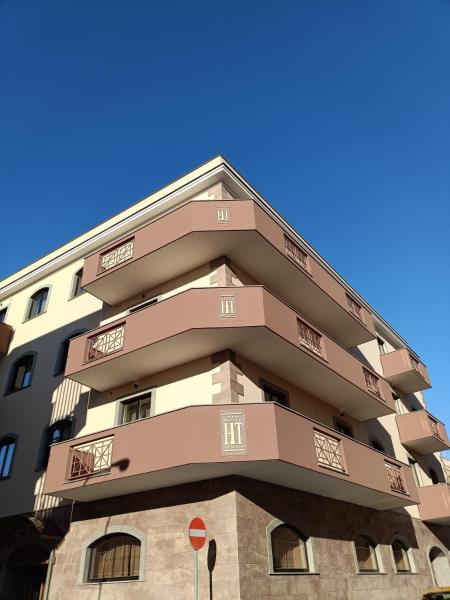 The photo shows the Hotel Traiano located in the city of Civitavecchia.