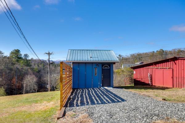 Studio with Loft, Hot Tub and Views in Marshall!的照片2