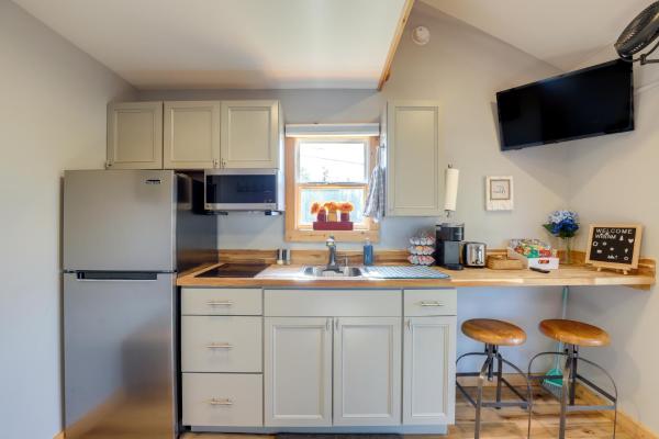 Studio with Loft, Hot Tub and Views in Marshall!的照片8