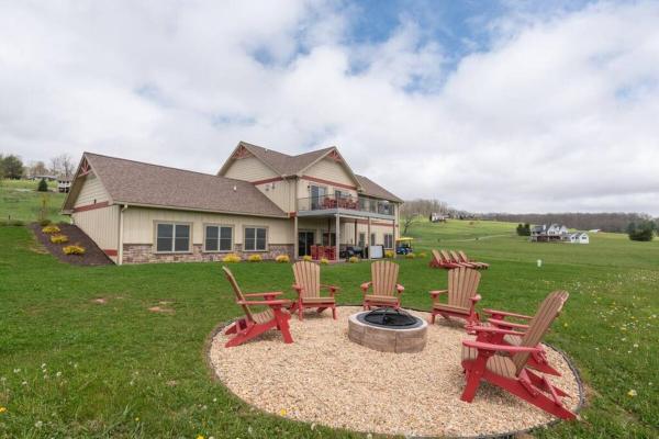På billedet ses objektet Beary Fine 6 bed 5 bath luxury home w indoor pool beliggende i byen Swanton.
