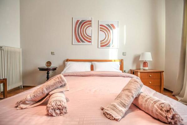 A la foto es mostra l'objecte Nicolas Home situat a la ciutat de Tríkala.