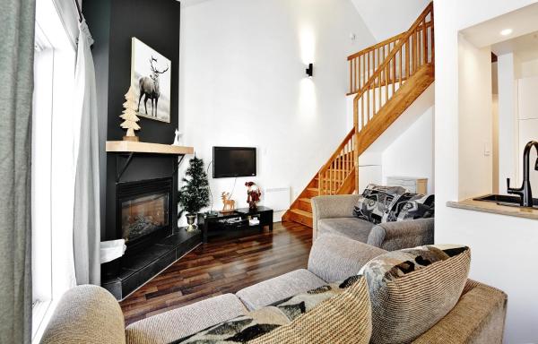 På bildet vises objektet Condo 305 33 Chemin du Hameau by Les Chalets Alpins som ligger i byen Stoneham.
