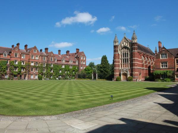 Na fotografii je vidět objekt Selwyn College, Cambridge nacházející se ve městě Cambridge.