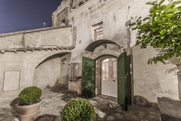 A la foto es mostra l'objecte Il Tempo Ritrovato situat a la ciutat de Matera.