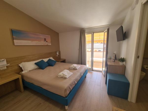 På billedet ses objektet B&B Al Quadrato beliggende i byen Scalea.