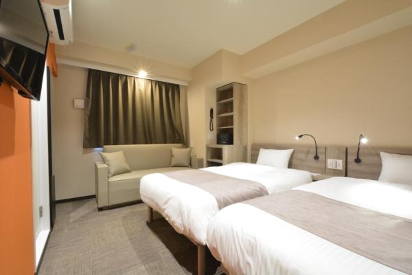 На фото показан объект Hotel Sanrriott Shinsaibashi, расположенный в городе Осака.