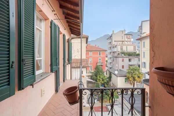 På bildet vises objektet Cozy Apt with Balcony- Como City Center! som ligger i byen Como.