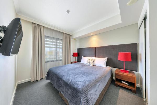 Resort Style Escape King Bed Pool Balcony - Darwin