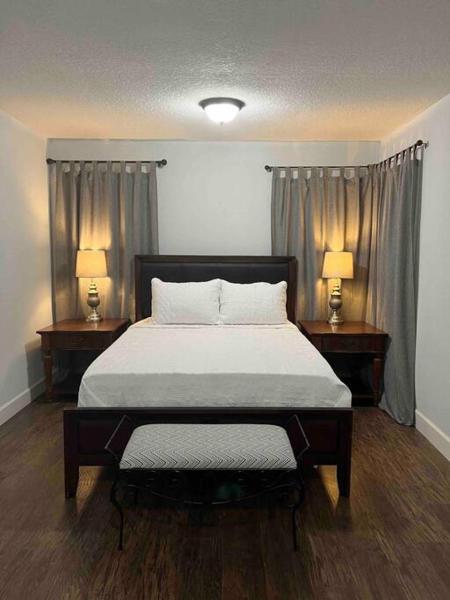 ☆The Oasis In Murray Hill☆ -Sleeps 8- Wifi- Cozy - Jacksonville, FL