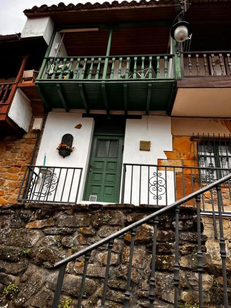 A la foto es mostra l'objecte La Casina de MIRI situat a la ciutat de Villar.