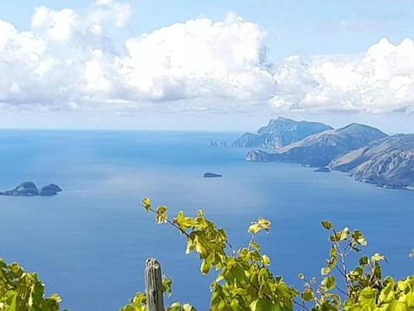 A la foto es mostra l'objecte vecchio west situat a la ciutat de Agerola.