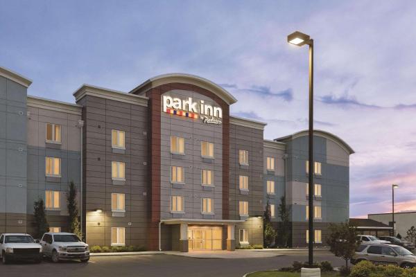 写真にはカルガリー市にあるPark Inn by Radisson, Calgary Airport North, ABが写っています。