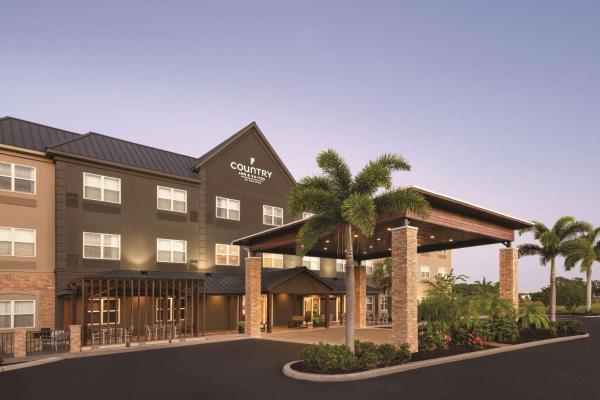 Na zdjęciu widoczny jest obiekt Country Inn & Suites by Radisson, Bradenton-Lakewood-Ranch, FL położony w mieście Bradenton.